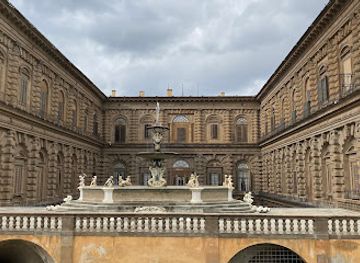 italy/florence/oltrarno/landmark/fountain-of-the-artichoke
