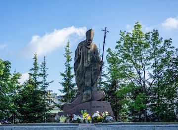 poland/suwalki/landmark/pomnik-jana-pawla-ii-w-suwalkach