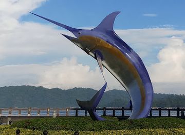 malaysia/kota-kinabalu/karamunsing/landmark/marlin-statue