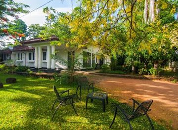 sri-lanka/cultural-triangle/landmark/dambulla-rock-arch