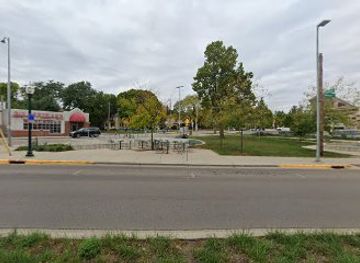 wisconsin/madison/landmark/crazylegs-plaza