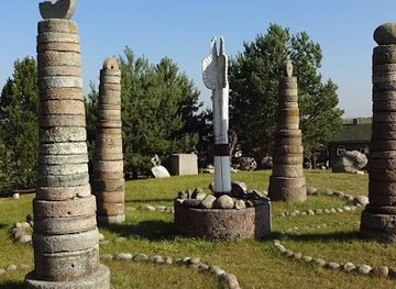 lithuania/dzukija/landmark/jotvingiu-kiemas-pietu-lietuvos-buities-ir-akmenu-muziejus
