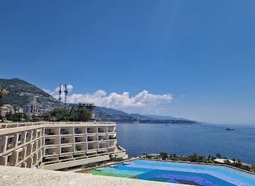 monaco/monte-carlo-beach/landmark/hector-berlioz-statue