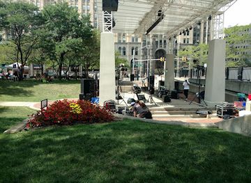 michigan/detroit/new-center/landmark/new-center-park