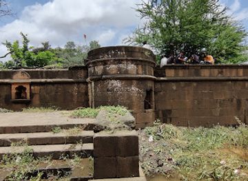 india/pune/landmark/old-shiv-mandir-ruins