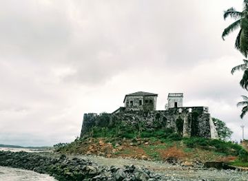 ghana/axim/landmark/forte-de-santo-antonio-de-axim-tortoisepath-com