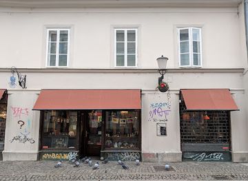 slovenia/inner-carniola/landmark/carniola-antiqua-trgovina-in-posredovanje-d-o-o-ljubljana-trubarjeva-9