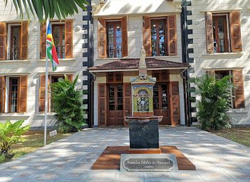 seychelles/ile-longue/landmark/diamond-jubilee-fountain