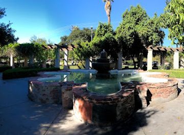 california/santa-clarita/landmark/cordova-fountain-replica