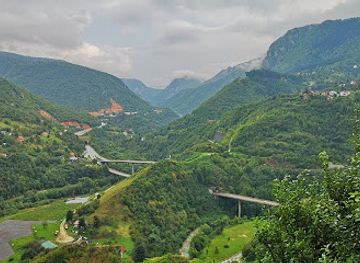 bosnia-and-herzegovina/bjelasnica-mountain/landmark/yellow-fortress