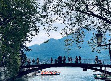 france/annecy/landmark/pont-des-amours