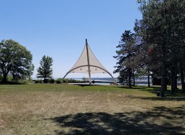 illinois/waukegan/landmark/waukegan-municipal-beach