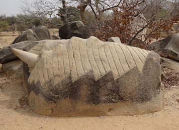 burkina-faso/koudougou/landmark/sculptures-de-laongo