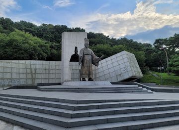 south-korea/suwon/landmark/king-jeongjo-s-statue