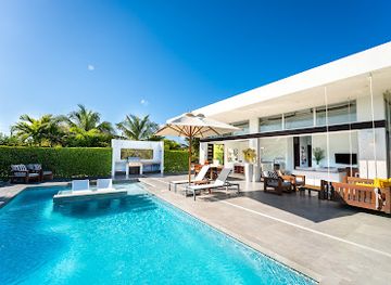 turks-and-caicos-islands/west-caicos/landmark/white-villas-resort-turks-and-caicos