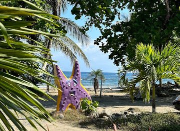 costa-rica/puerto-viejo/landmark/bread-what-what