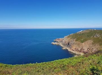 jersey/saint-john/landmark/the-priory-inn-devils-hole