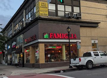 new-york/white-plains/landmark/famous-famiglia