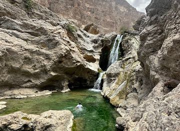 oman/wahiba-sands/landmark/mibam-waterfall
