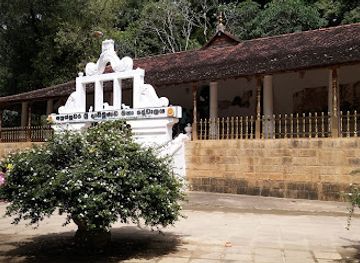 sri-lanka/sabaragamuwa-province/landmark/aluthnuwara-sri-dedimunda-dewalaya