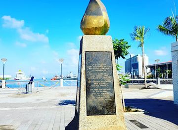 mauritius/blue-bay/landmark/sir-sewoosagur-ramgoolam-statue