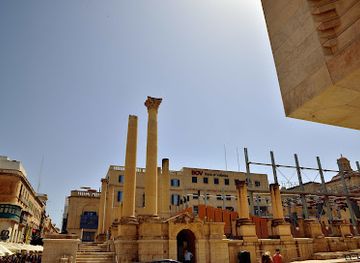 malta/valletta/landmark/pjazza-teatru-rjal