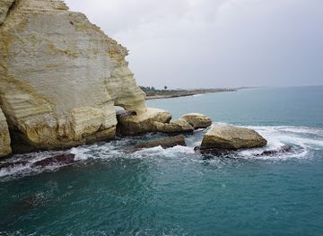 israel/rosh-hanikra/landmark/rosh-hanikra-lookout