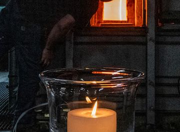 maryland/deep-creek-lake/landmark/simon-pearce-factory-store-glassblowing-tours-10-2-daily-in-the-deep-creek-lake-area