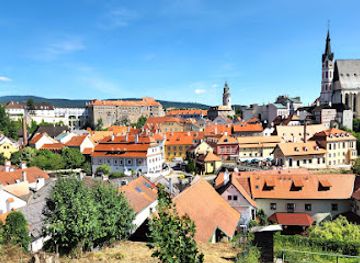 czechia/cesky-krumlov/landmark/hillside-viewpoint-of-cesky-krumlov