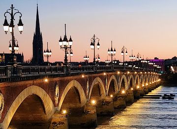 france/bordeaux/landmark/pont-de-pierre