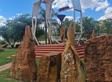 australia/outback/landmark/the-big-easel