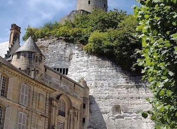 france/versailles/landmark/la-roche-guyon