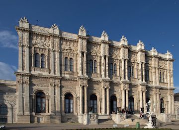 turkiye/aeolis/landmark/dolmabahce-palace