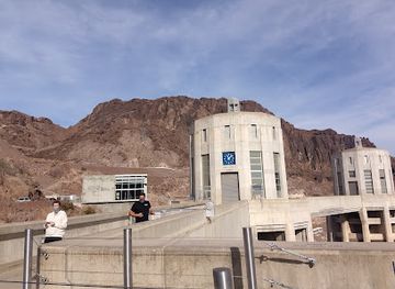 nevada/boulder-city/landmark/robert-l-mendenhall-scenic-overlook
