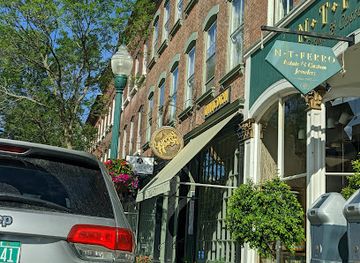 vermont/woodstock/landmark/unicorn