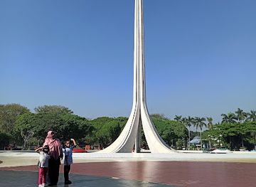 indonesia/jakarta/landmark/pancasila-fire-monument-tmii