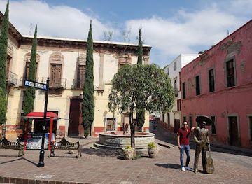 mexico/guanajuato/landmark/jorge-negrete-monument