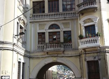 ecuador/quito/la-mariscal/landmark/la-guaragua