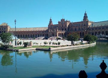 spain/seville/landmark/christopher-columbus-monument