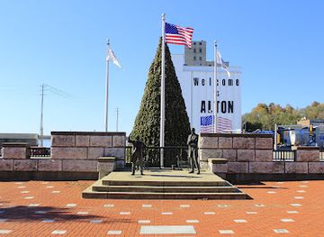 illinois/lincoln-home-national-historic-site/landmark/lincoln-douglas-square