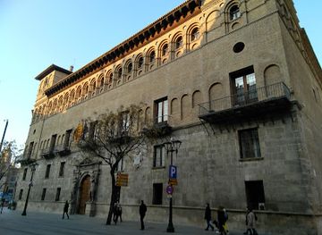 spain/aragon/landmark/palacio-de-los-condes-de-morata-o-de-luna
