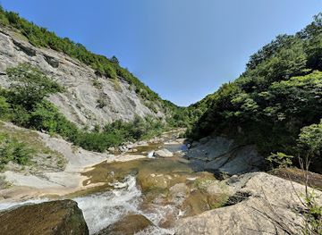 bulgaria/sredna-gora/landmark/hristovski-waterfall