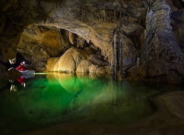 slovenia/coastal-karst/landmark/cross-cave