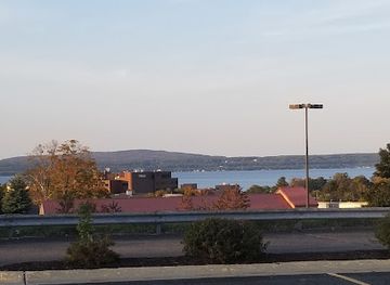 michigan/petoskey/landmark/bay-mall