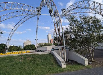 tennessee/memphis/landmark/remains-of-the-memphis-belle-pavillion