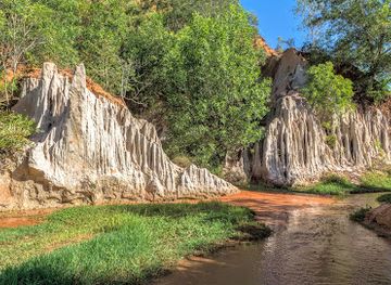 vietnam/phan-thiet/landmark/fairy-stream-mui-ne