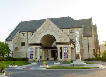 kansas/manhattan/landmark/k-state-alumni-center