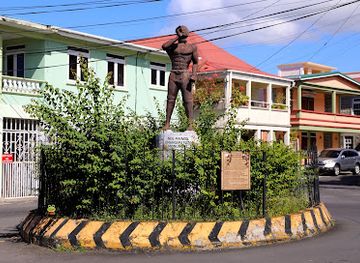 dominica/roseau/landmark/monumento-a-la-emancipacion-neg-mawon-dedicado-a-las-rebeliones-de-los-esclavos