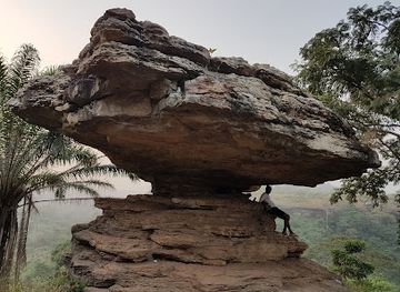 ghana/akosombo/landmark/umbrella-rock