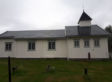 norway/finnmark/landmark/polmak-kirkegard